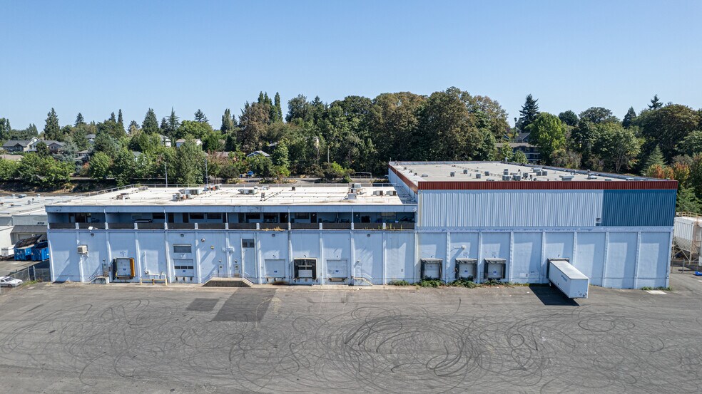 More Photos Of 9300 N Decatur St, Portland Warehouse For Sale