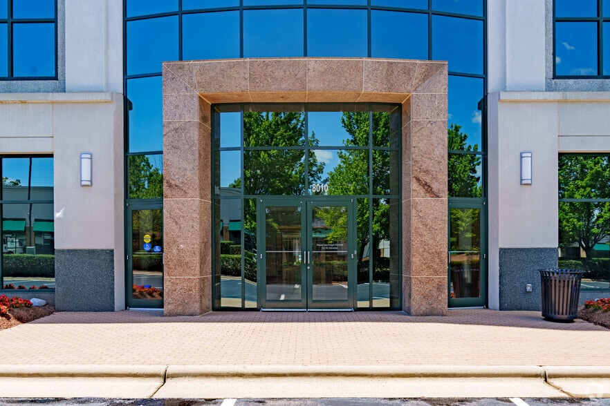 More Photos Of 8010 Arco Corporate Dr, Raleigh Office For Lease