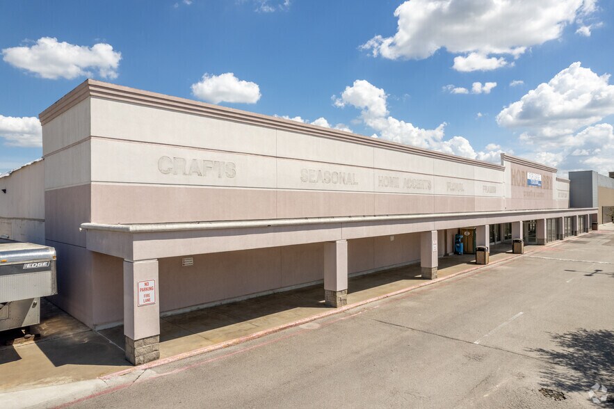 More Photos Of 4200 Pasadena Blvd, Pasadena Storefront For Lease