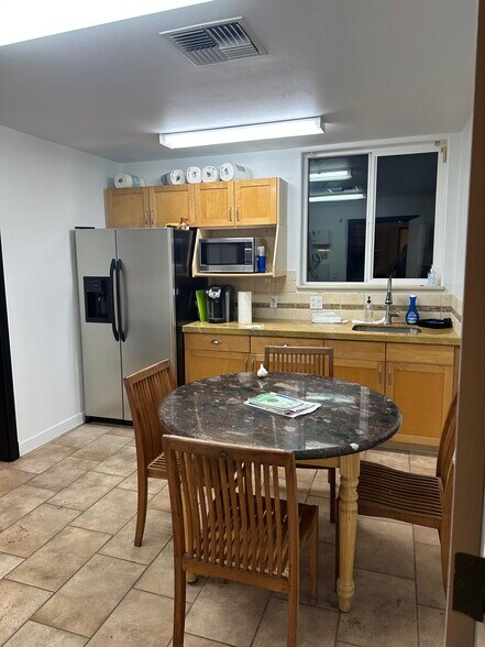 More Photos Of 874 Alua St, Wailuku Warehouse For Sale