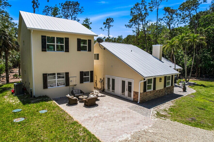 More Photos Of 4120 3rd Ave NW, Naples Apartments For Sale