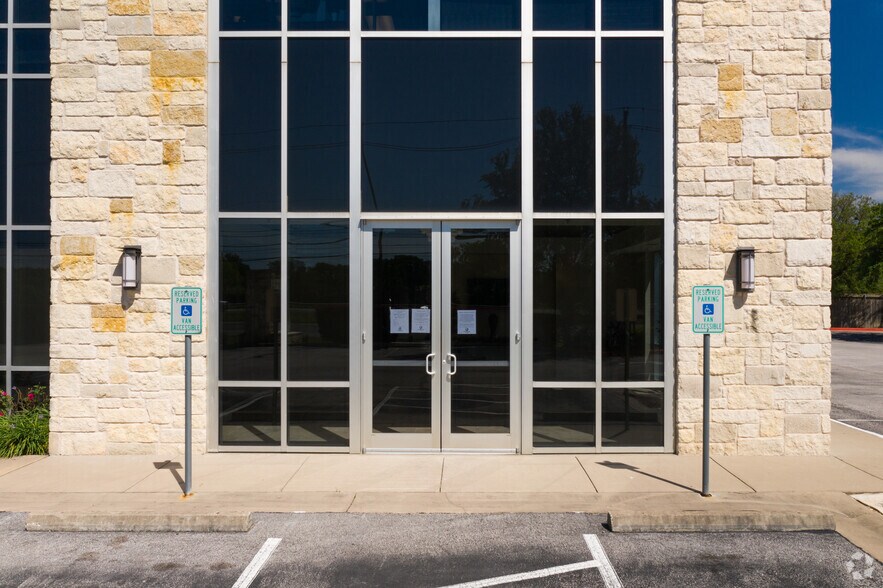 More Photos Of 2009 S Capital of Texas Hwy, Austin Office For Lease