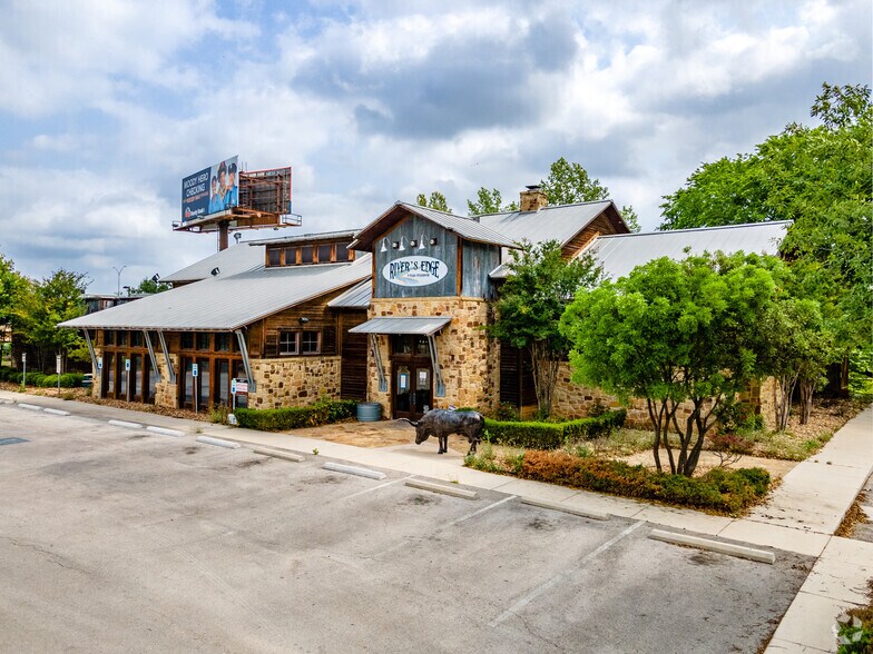 More Photos Of 1515-1575 Kuehler Ave, New Braunfels Freestanding For Lease