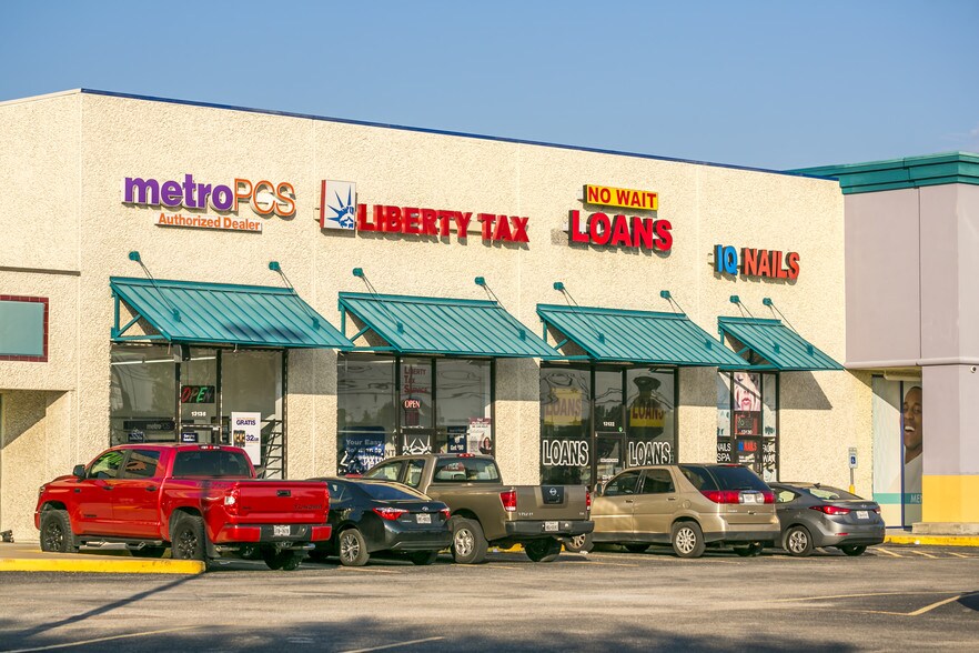 More Photos Of 13030-13190 Veterans Memorial Dr, Houston Unknown For Lease