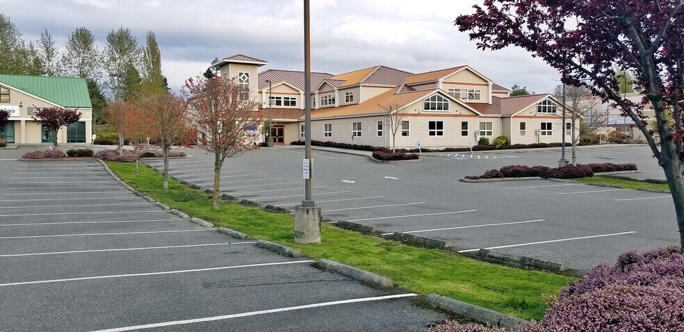 More Photos Of 275 SE Cabot Dr, Oak Harbor Unknown For Lease