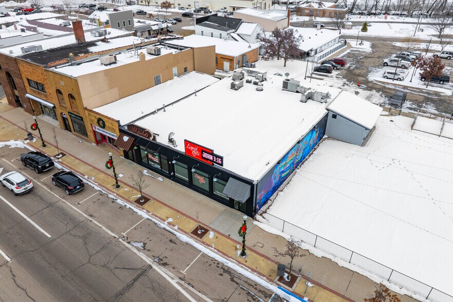 More Photos Of 117 E Allegan St, Otsego General Retail For Sale