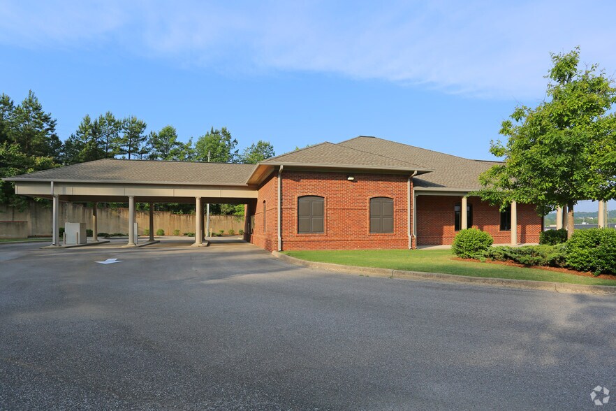 More Photos Of 2723 Pelham Pky, Pelham Bank For Sale