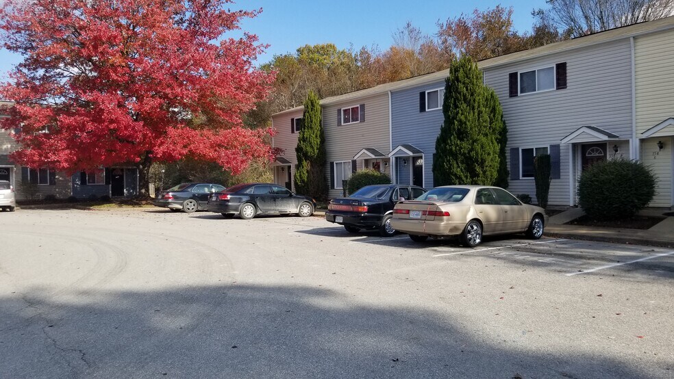 More Photos Of 156 Delmar Ln, Newport News Apartments For Sale