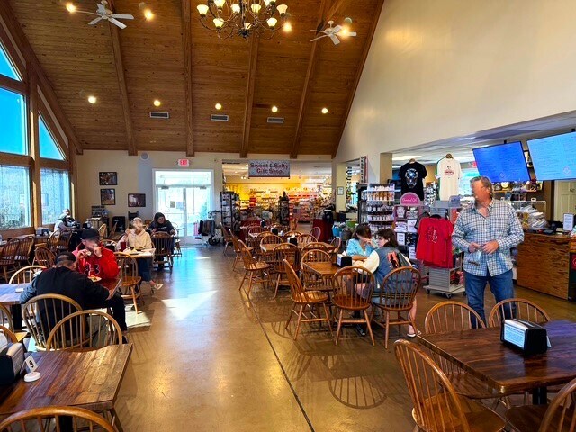 More Photos Of 3905 Fernandina Rd, Columbia Freestanding For Sale