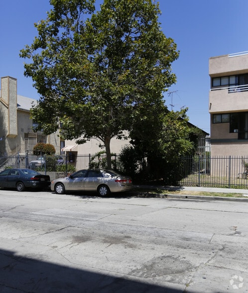 More Photos Of 932 S Gramercy Pl, Los Angeles Apartments For Sale