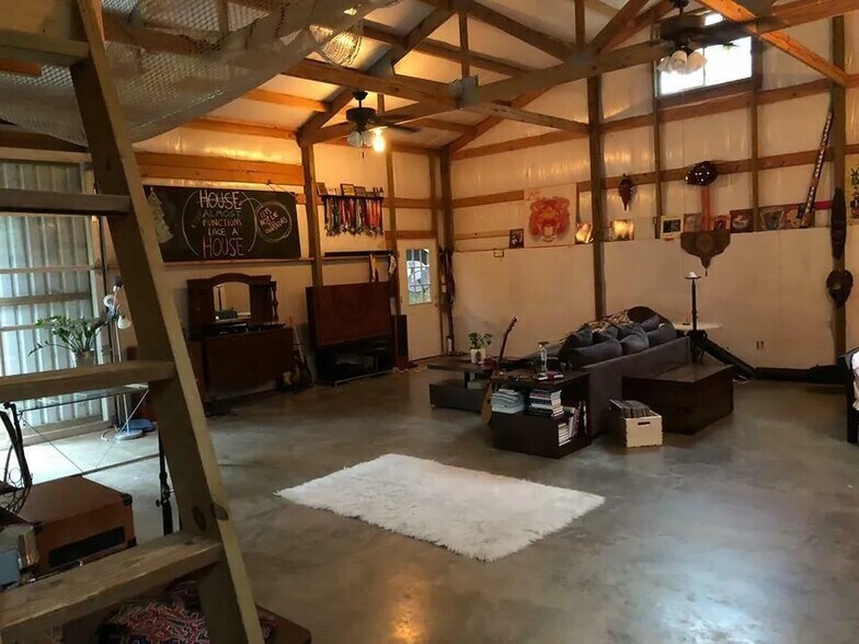 More Photos Of 2620 Interstate 45 S, New Waverly Warehouse For Sale