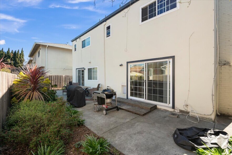 More Photos Of 736 Madison Ave, Redwood City Apartments For Sale