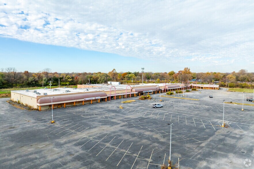 More Photos Of 1002-1100 Camp Jackson Rd, Cahokia General Retail For Sale