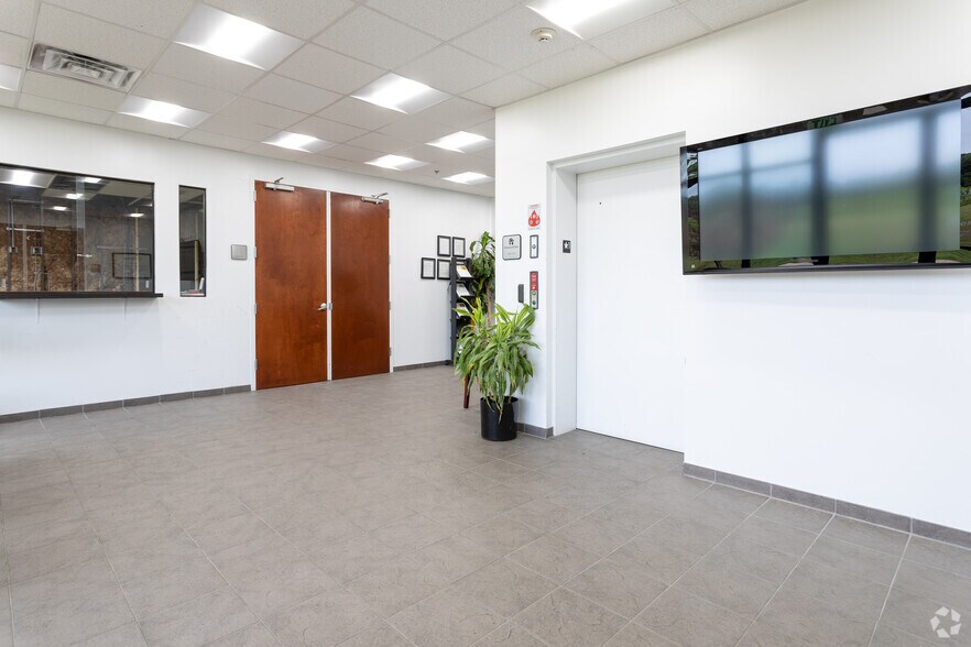 More Photos Of 1332 Londontown Blvd, Eldersburg Light Distribution For Lease