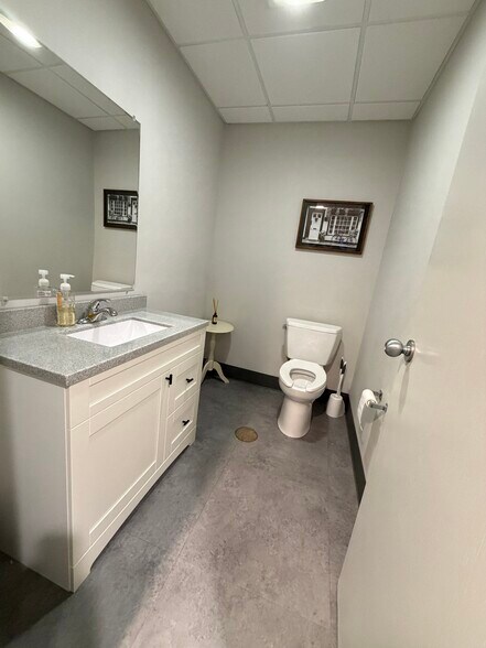 More Photos Of 99 E 86th Ave, Merrillville Medical For Lease