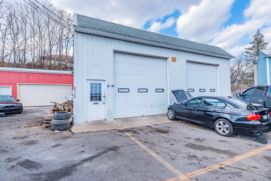 More Photos Of 865 Lincoln Way W, Chambersburg Auto Repair For Sale