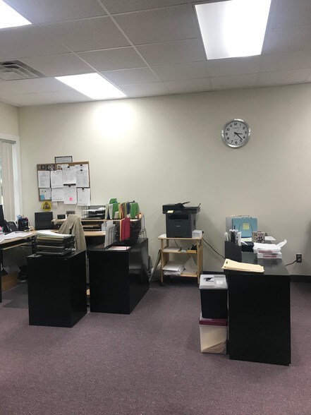 More Photos Of 33576-33596 Harper Ave, Clinton Township Office For Lease