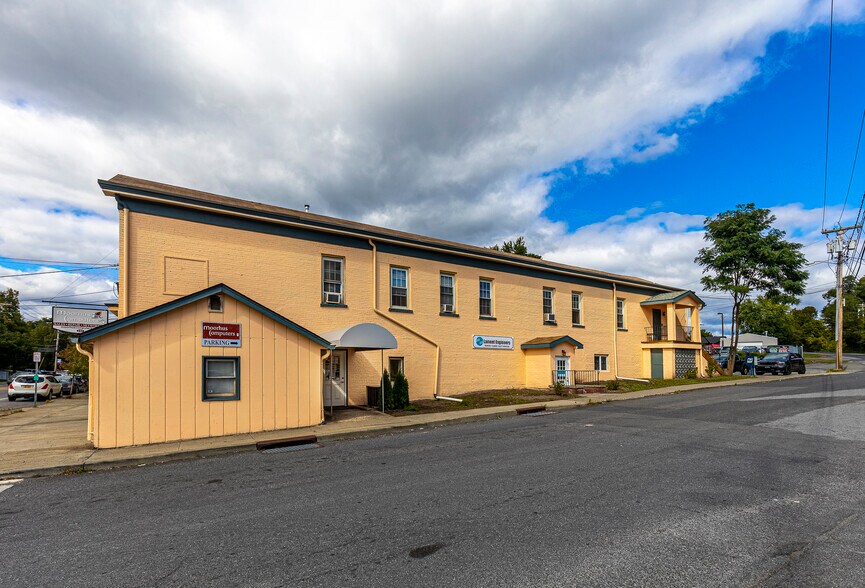 More Photos Of 141 Ulster Ave, Saugerties Storefront Retail Residential For Sale