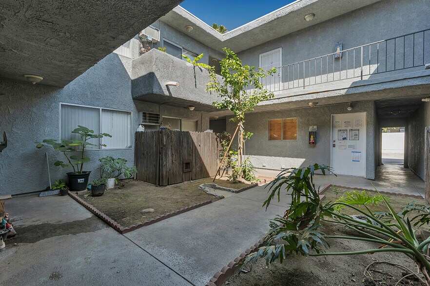 More Photos Of 13825 Vanowen St, Van Nuys Apartments For Sale