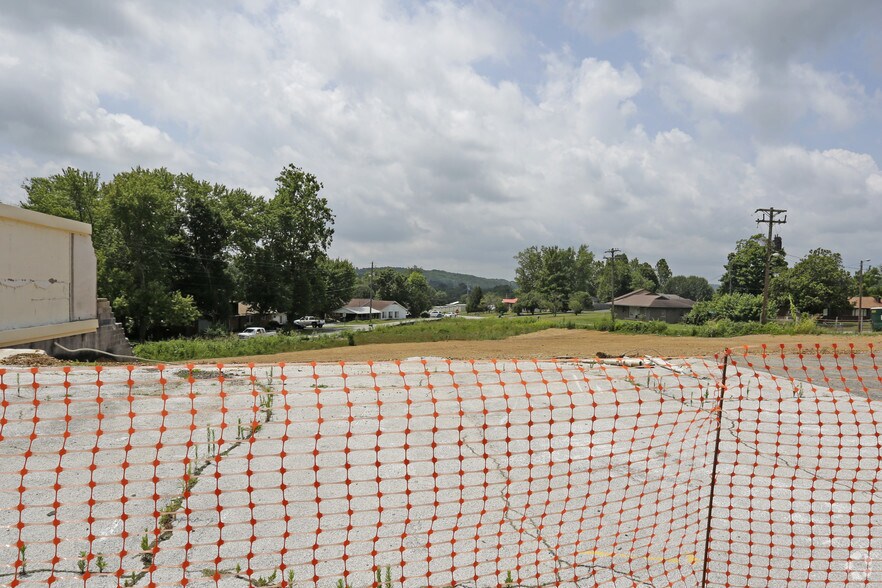 More Photos Of 10241-10247 Chapman Hwy, Seymour Land For Lease