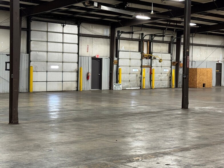 More Photos Of 21067 Protecta Dr, Elkhart Manufacturing For Lease