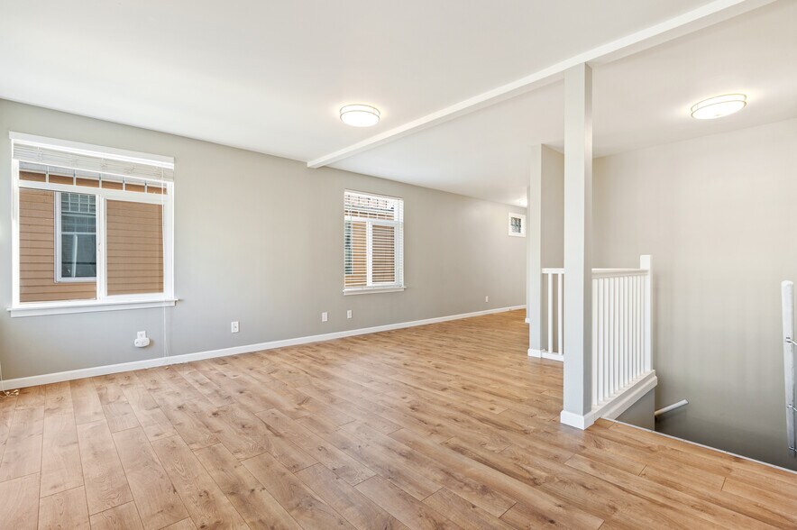 More Photos Of 3315 Claremont Ave S, Seattle Apartments For Sale