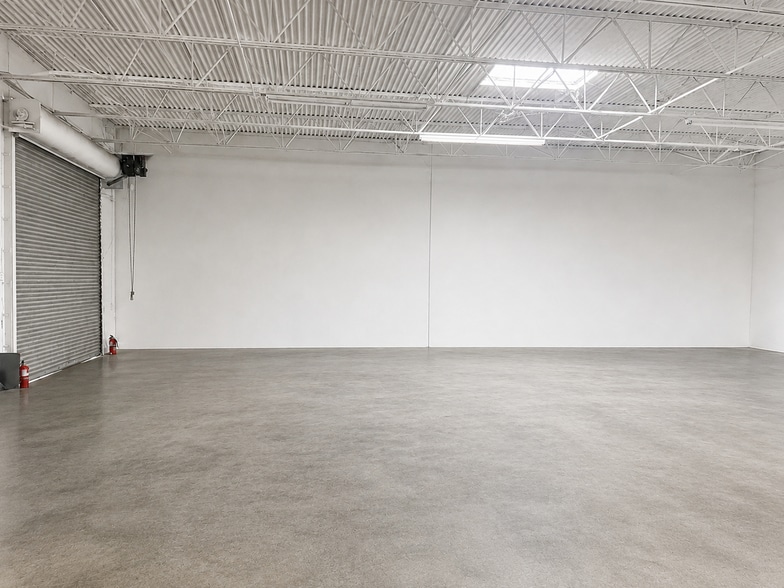 More Photos Of 10801 Brooklet Dr, Houston Warehouse For Lease
