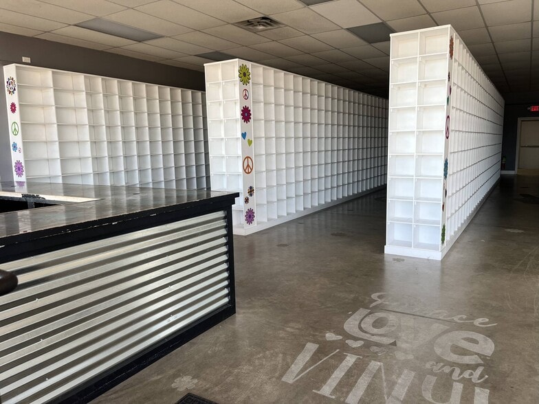 More Photos Of 930 Barnes Crossing Rd, Tupelo Unknown For Lease