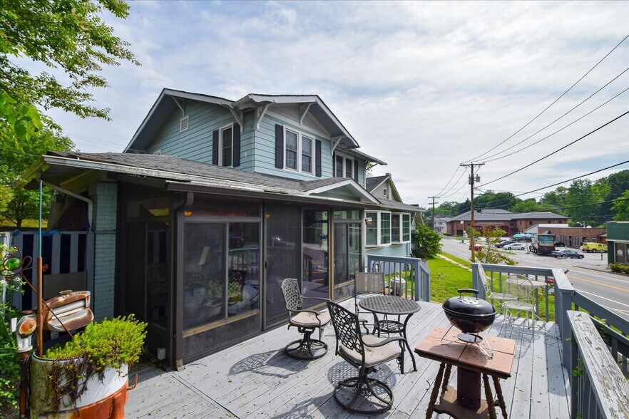More Photos Of 1911 Memorial Ave SW, Roanoke Office Residential For Sale