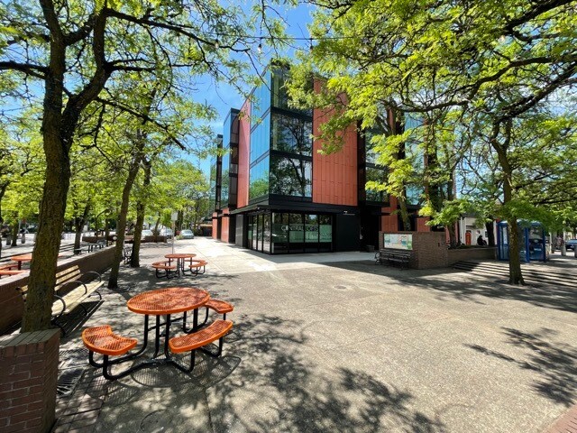 More Photos Of 7373 N Philadelphia Ave, Portland Apartments For Lease