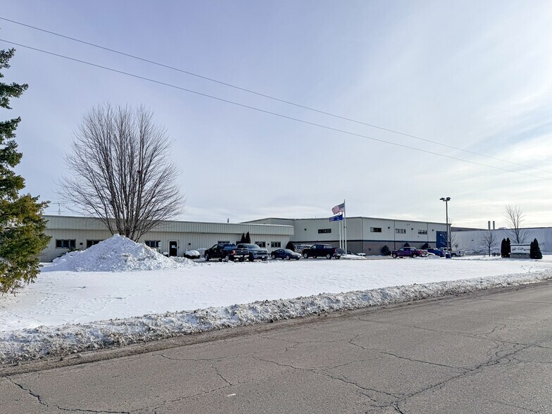 More Photos Of 741 Morris St, Fond Du Lac Industrial For Lease