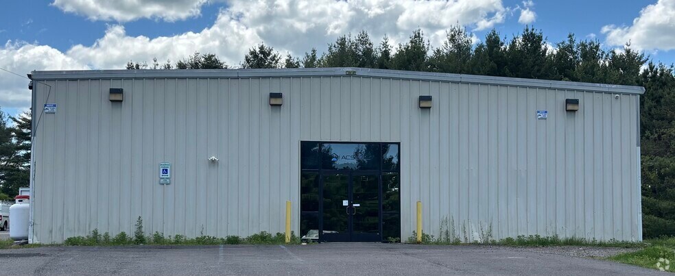 More Photos Of 132 Commercial Blvd, Blakeslee Warehouse For Sale