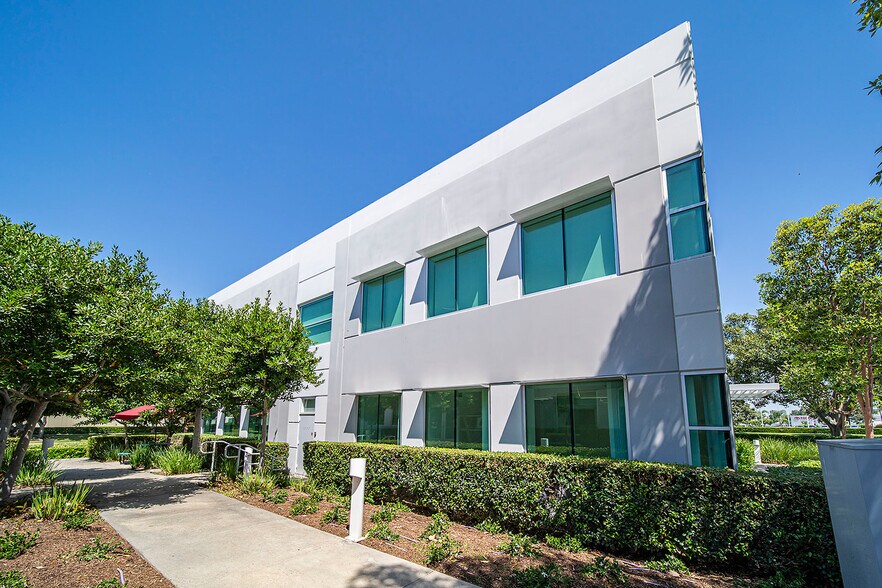 More Photos Of 9205 Research Dr, Irvine Loft Creative Space For Sale