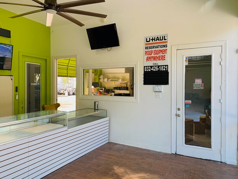 More Photos Of 4830 Sunbeam St, Houston Auto Repair For Lease