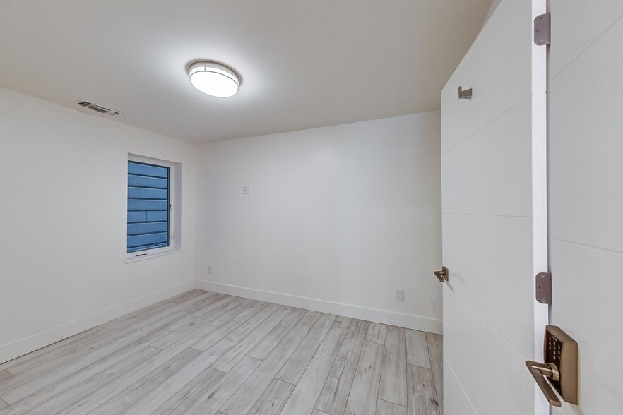 More Photos Of 751 Capp st, San Francisco Apartments For Sale