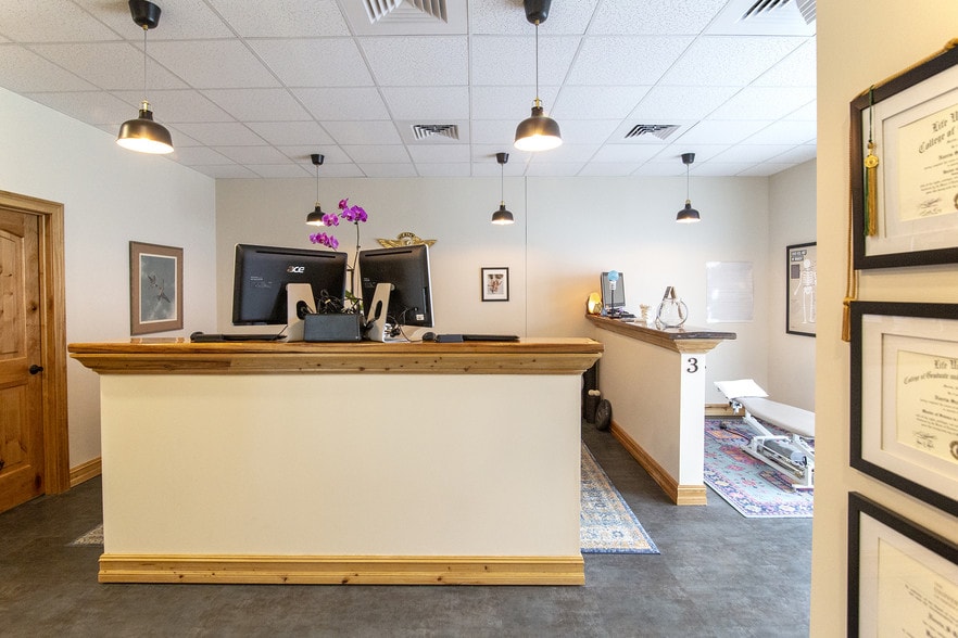 More Photos Of 956 W Cherry St, Louisville Unknown For Lease