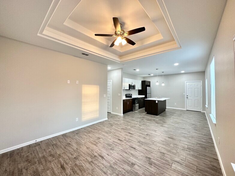 More Photos Of 1300 S Yankton St, Alton Apartments For Sale