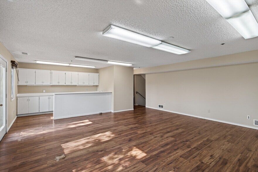 More Photos Of 14565-14579 Grand Ave S, Burnsville Office For Sale