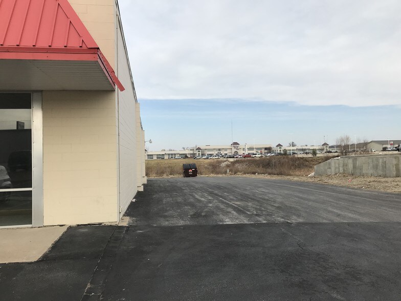 More Photos Of 4817 Broadway St, Quincy Storefront For Lease