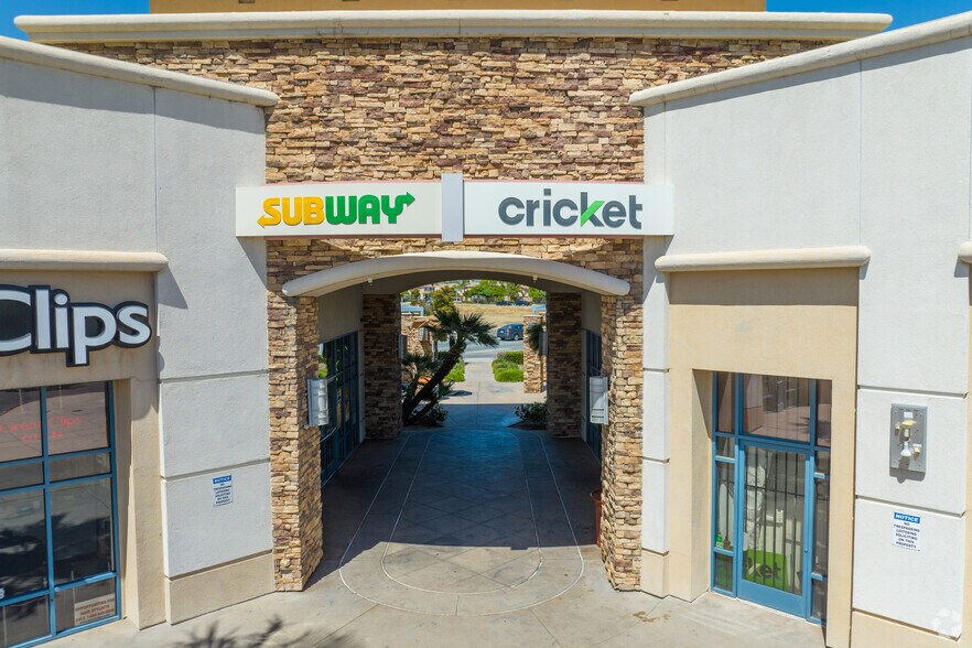 More Photos Of 3503-3527 W Stetson Ave, Hemet General Retail For Lease