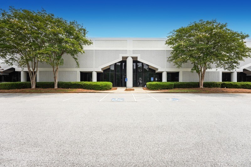 More Photos Of 5242 Royal Woods Pky, Tucker Unknown For Lease