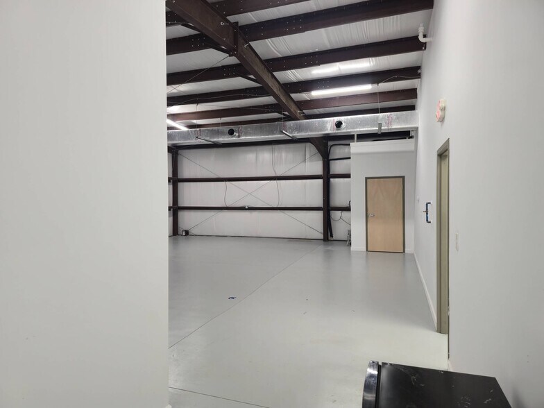 More Photos Of 8625 Gulf Beach Highway hwy, Pensacola Light Distribution For Lease
