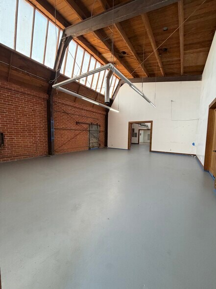 More Photos Of 5221 Pacific Blvd, Huntington Park Warehouse For Lease