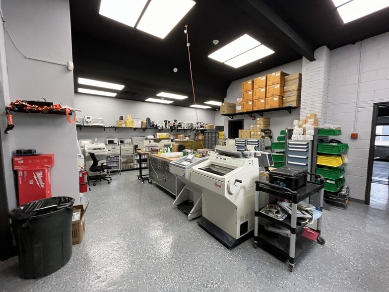 More Photos Of 43 Commerce St, Springfield Flex For Sale