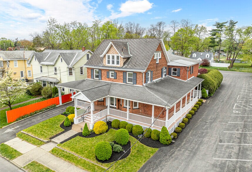 More Photos Of 411 Albany Ave, Kingston Storefront Retail Office For Sale