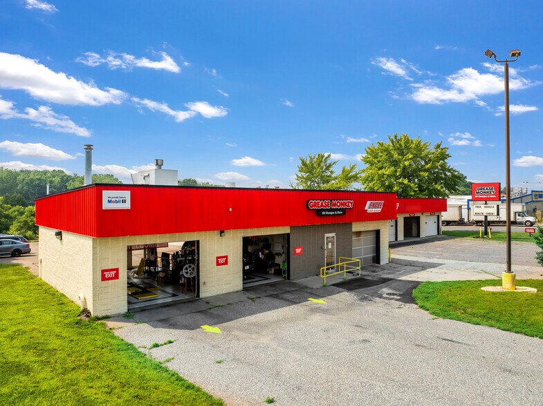 More Photos Of 2236 Mercantile Dr, Eau Claire Auto Repair For Sale