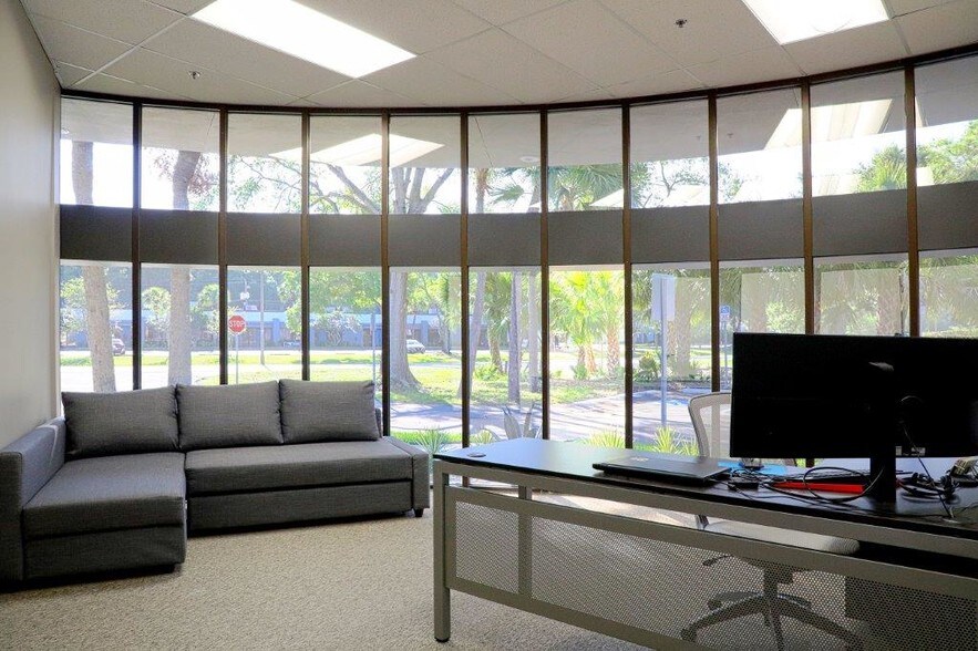 More Photos Of 14101-14105 Mccormick Dr, Tampa Light Manufacturing For Lease