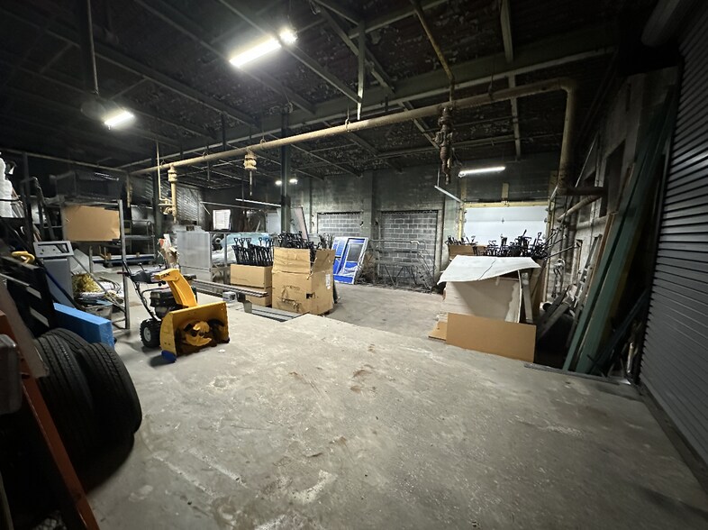 More Photos Of 25 Grand Ave, Red Lion Warehouse For Lease