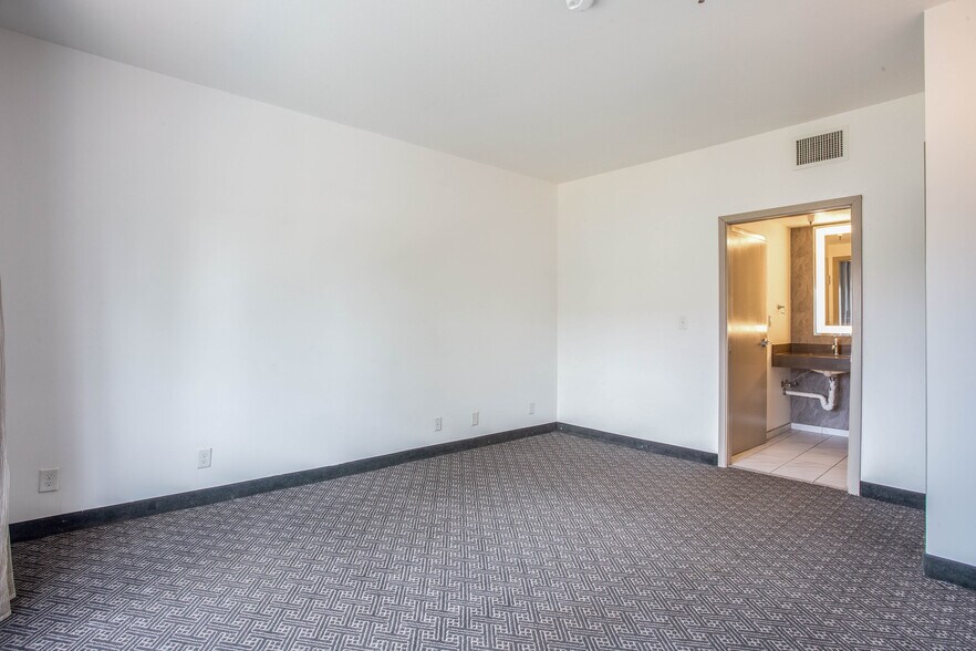 More Photos Of 11260 Point East Dr, Rancho Cordova Apartments For Sale