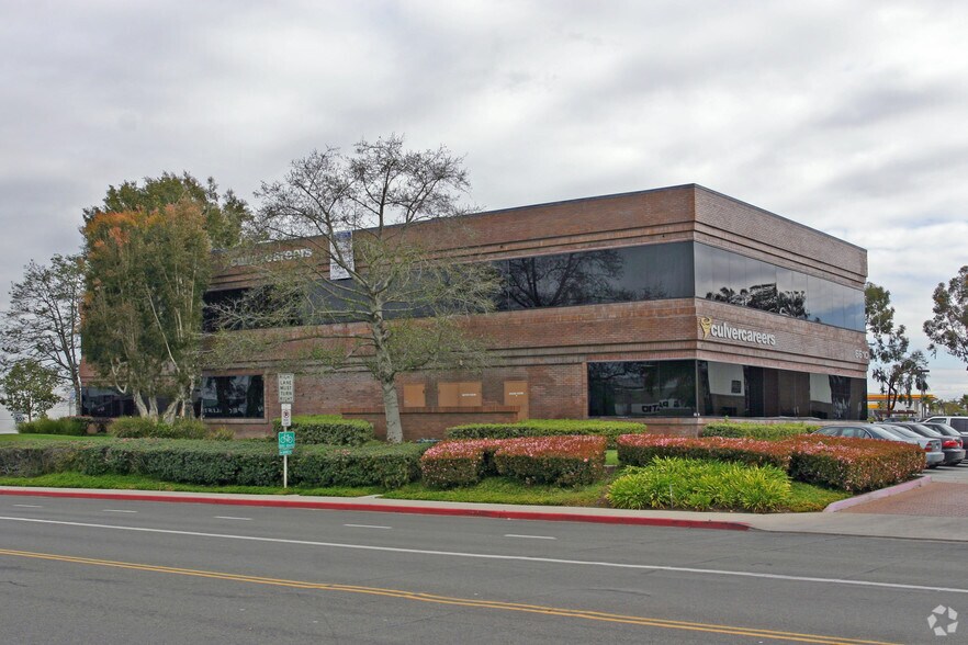 More Photos Of 6610 Flanders Dr, San Diego Medical For Sale